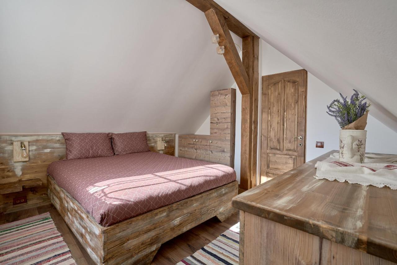 Walnut Tree Cottage Săcele Zewnętrze zdjęcie