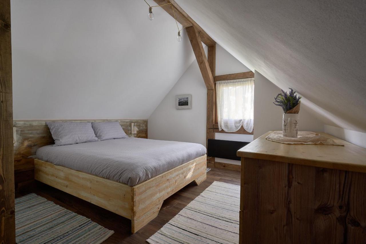 Walnut Tree Cottage Săcele Zewnętrze zdjęcie