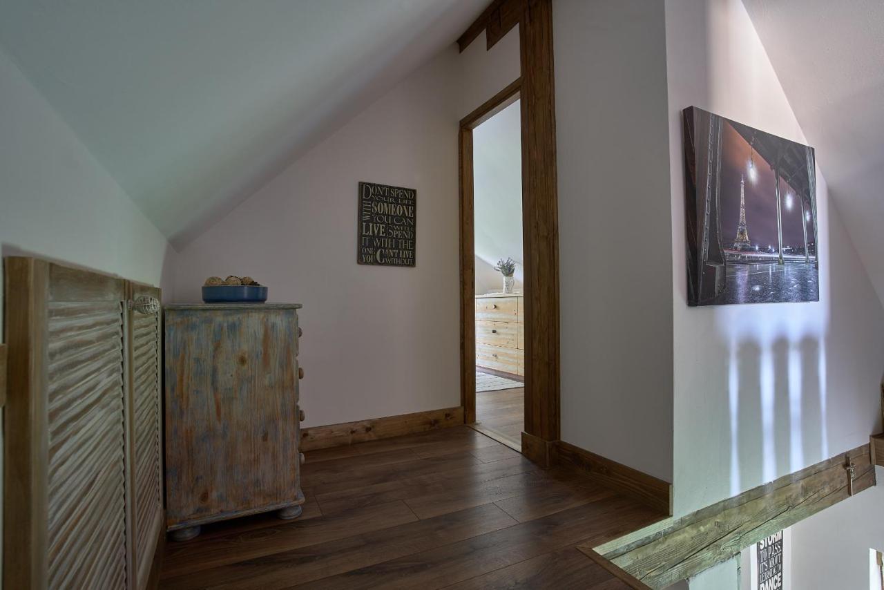 Walnut Tree Cottage Săcele Zewnętrze zdjęcie