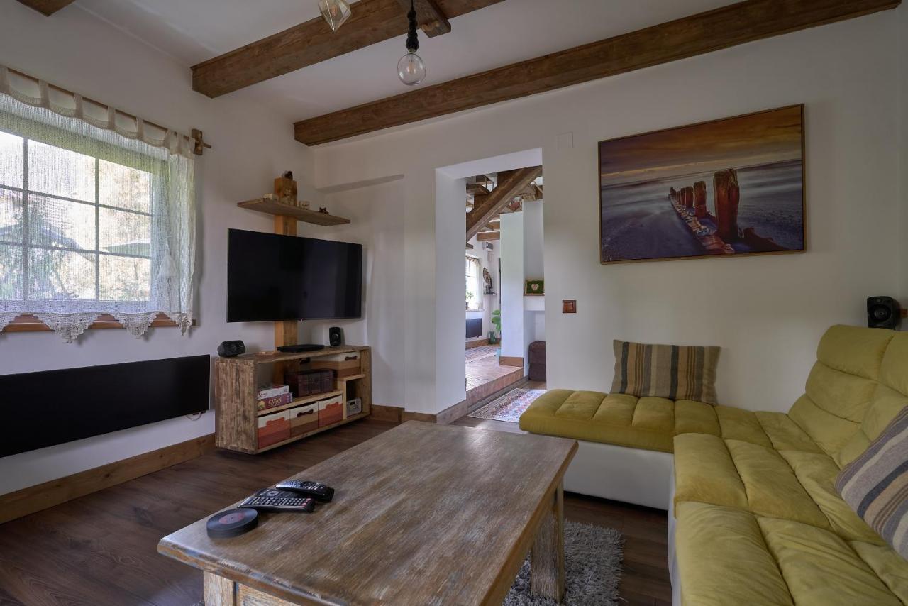 Walnut Tree Cottage Săcele Zewnętrze zdjęcie